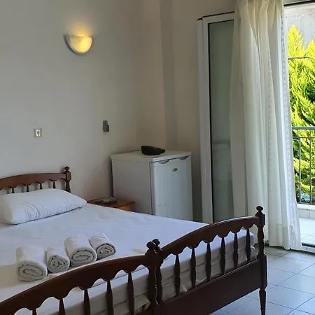 Artemis Hotel Amarynthos Exterior photo